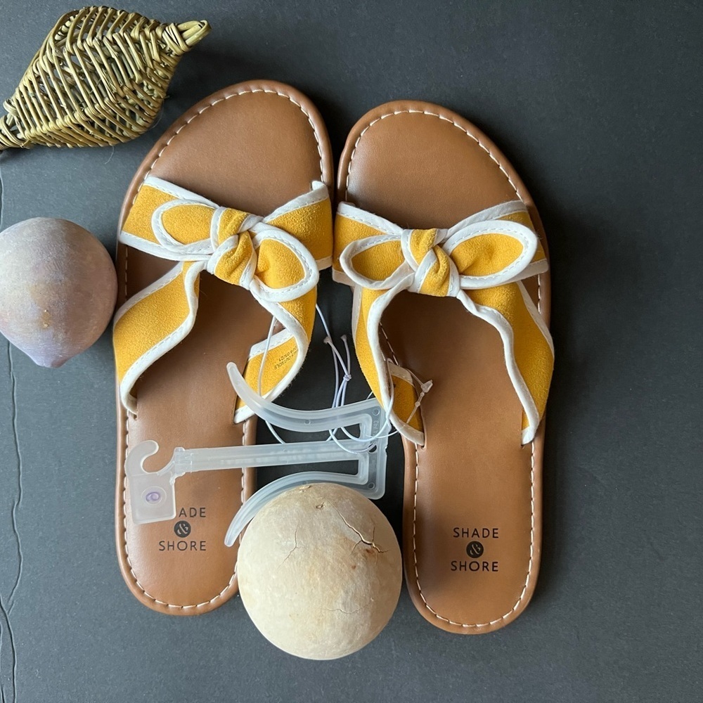 Shade Shore Yellow Bow Sandals White Trim Size 6 - Picture 9 of 11